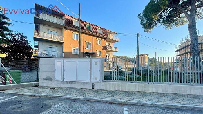 Appartamento quadrilocale in vendita in Via San Girolamo, Ostra