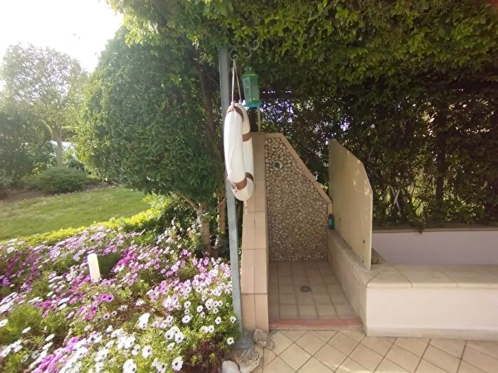Casa con 9 locali in vendita in Via Tosco Romagnola Est, Montopoli In Val DArno