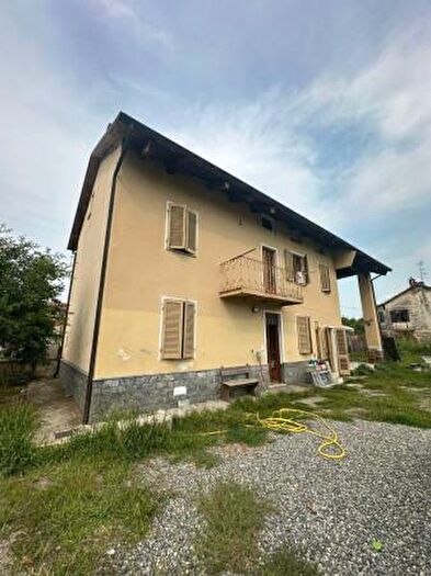 Casa quadrilocale in vendita in Via Vincenzo Buronzo, Carisio