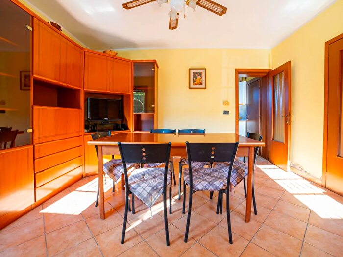 Casa con 8 locali in vendita in Via Conciliazione, Roncoferraro