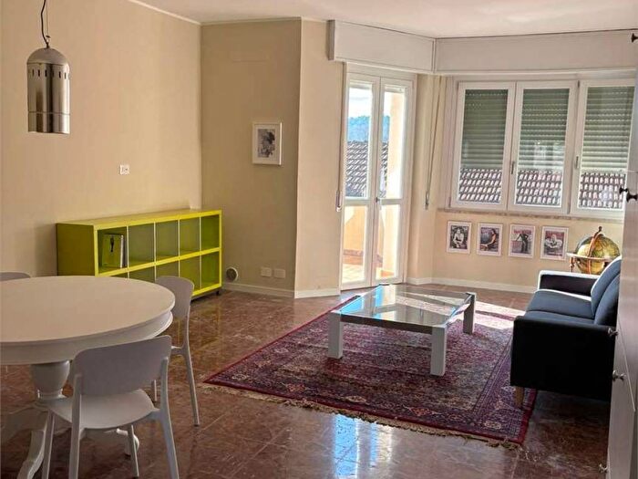 Appartamento trilocale in affitto in Via Megolo, Centro, Taino