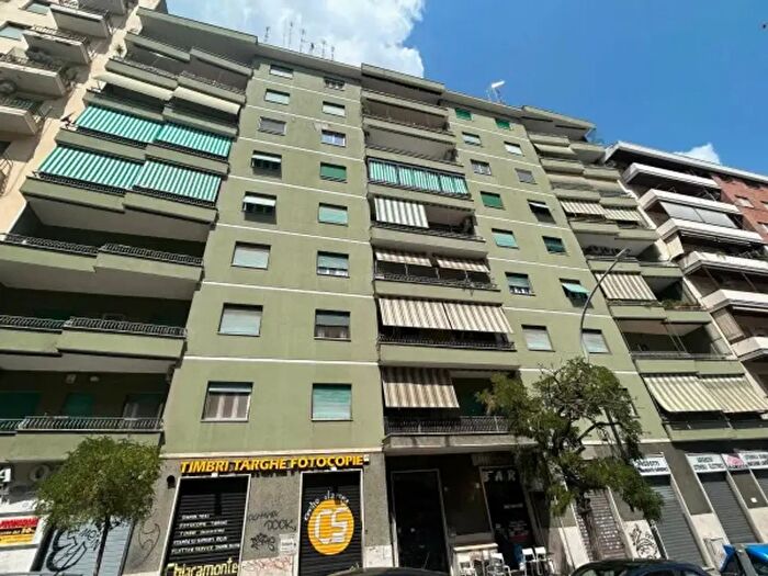 Appartamento trilocale in vendita in Viale Furio Camillo, Roma
