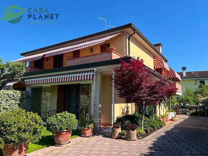 Casa con 7 locali in vendita in Via Concordia, Quarto D'Altino