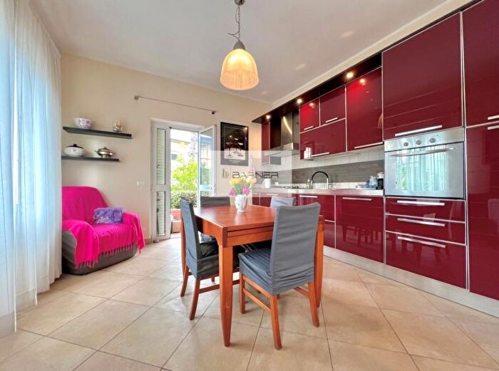 Appartamento quadrilocale in vendita in Oltre Aurelia Lido di Camaiore Italia, Camaiore