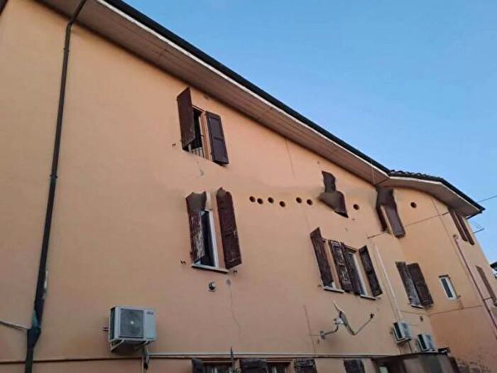 Casa con 6 locali in vendita in Via Giacomo Matteotti, San Pietro In Casale