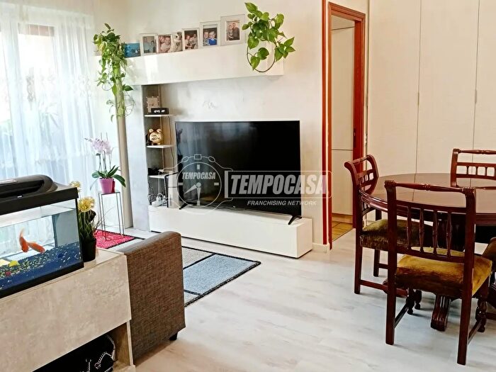 Appartamento trilocale in vendita in Via Repubblica di Montefiorino, Modena