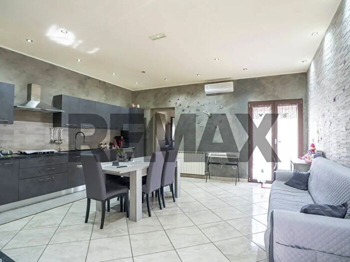 Casa con 8 locali in vendita in Via Fazello, Castel Di Iudica
