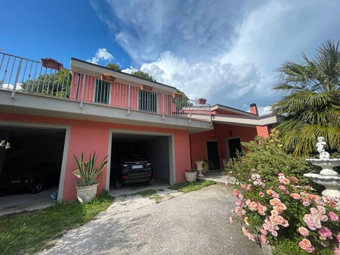 Casa con 5 locali in vendita in Strada Colli di Valenza Terni, Terni