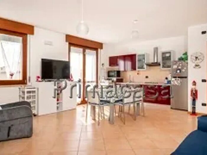 Appartamento quadrilocale in vendita in Via Provinciale, Lavagno