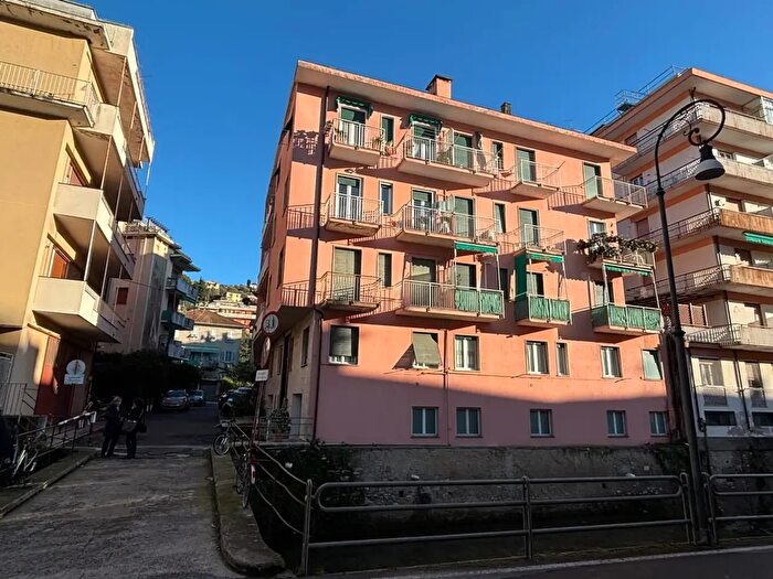 Appartamento con 6 locali in vendita in Via Castagneto, Rapallo