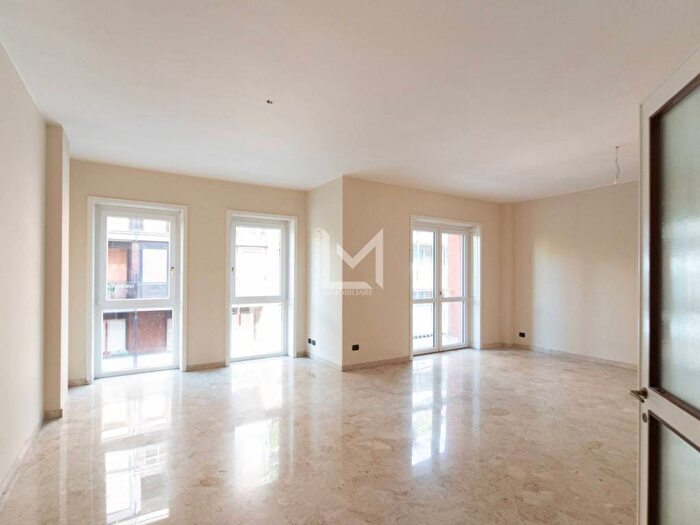 Appartamento trilocale in affitto in Via Giovanni da Procida, Sempione, Milano