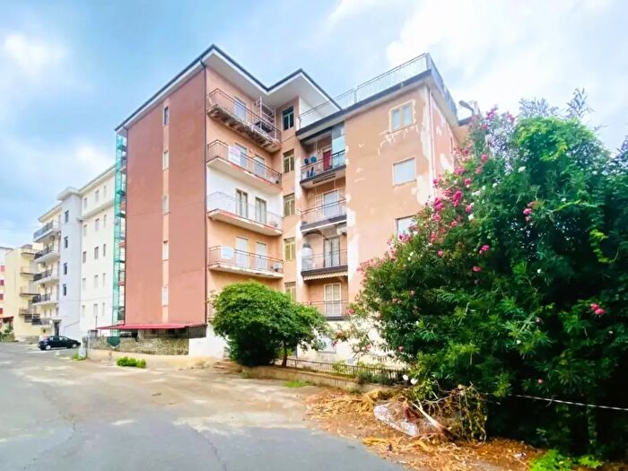 Appartamento trilocale in vendita in Viale degli Oleandri, Falconara Albanese