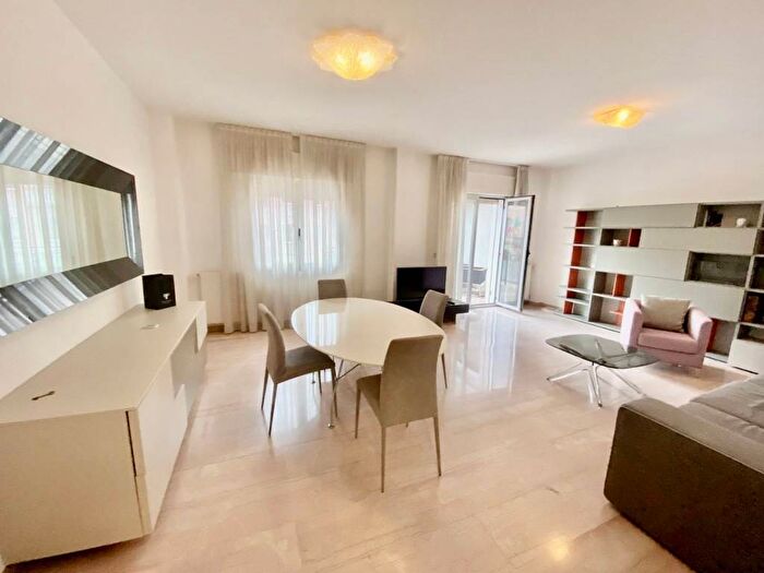 Appartamento con 5 locali in affitto in Viale Giuseppe Garibaldi, Mestre, Venezia