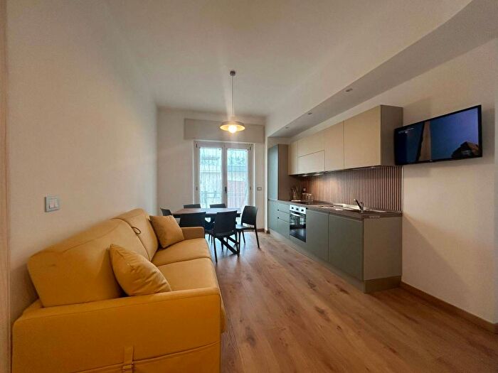 Appartamento trilocale in affitto in Piazza SantAmbrogio, Centro, Alassio