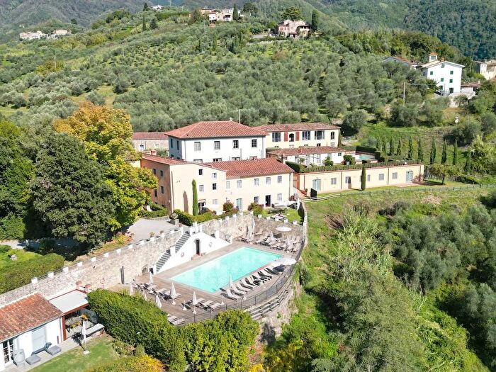 Casa quadrilocale in vendita in per Matraia, Capannori