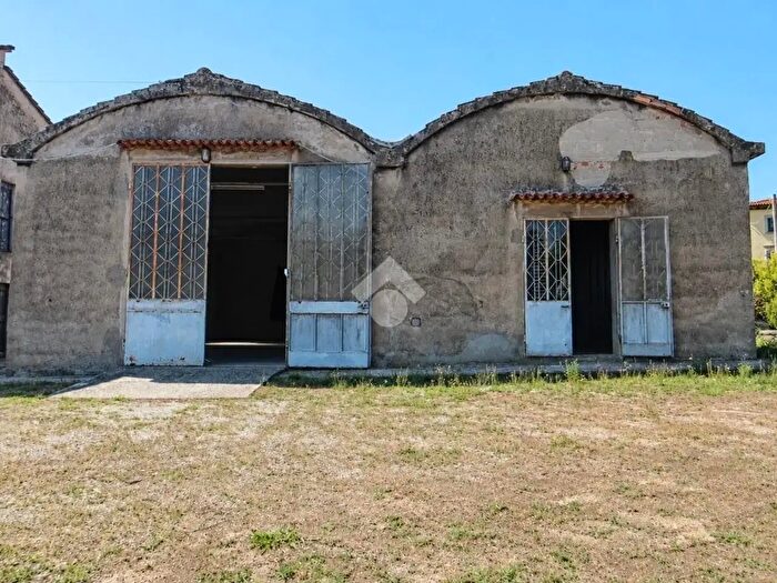 Casa bilocale in vendita in Via Bartolini, Larciano