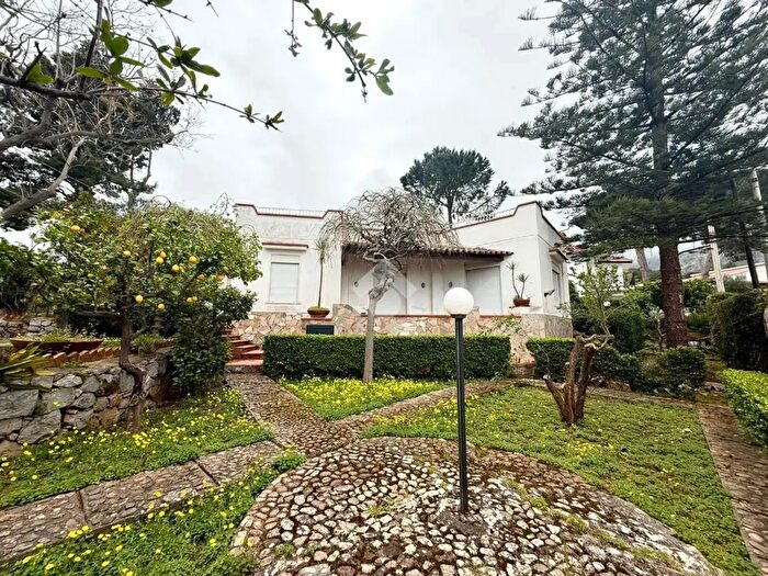 Casa quadrilocale in vendita in Via Piano S Michele XVII, Altavilla Milicia