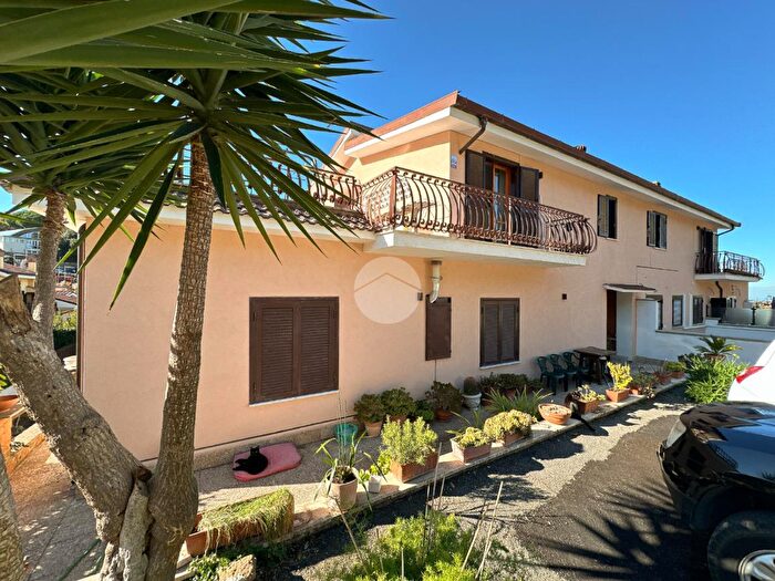 Appartamento quadrilocale in vendita in Via Romoli, Monte Porzio Catone