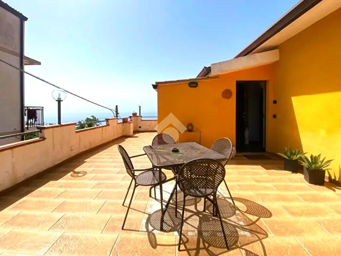 Appartamento trilocale in vendita in Località Arvara, Cetraro