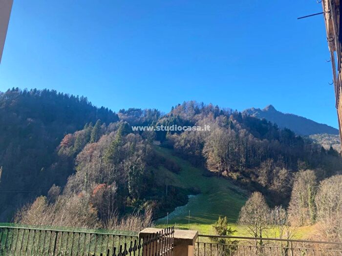 Appartamento bilocale in vendita in Via Costa, Averara