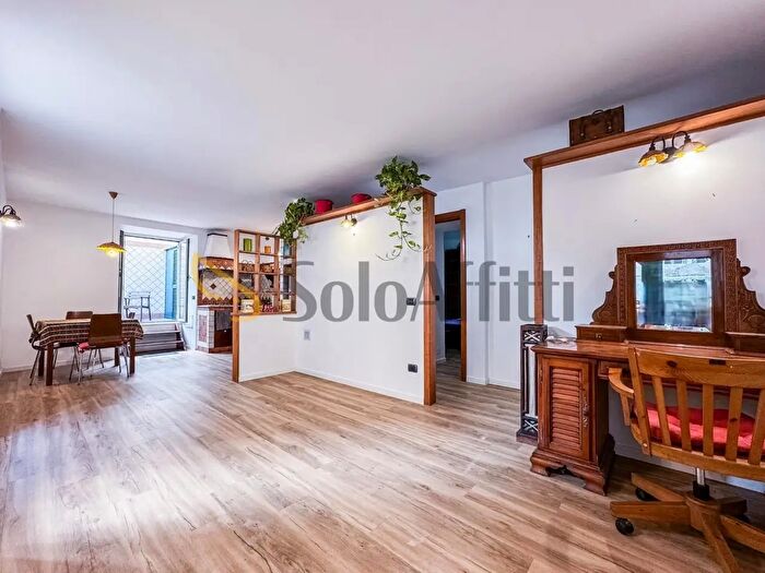 Appartamento bilocale in affitto in Via Francesco Solimena, Napoli