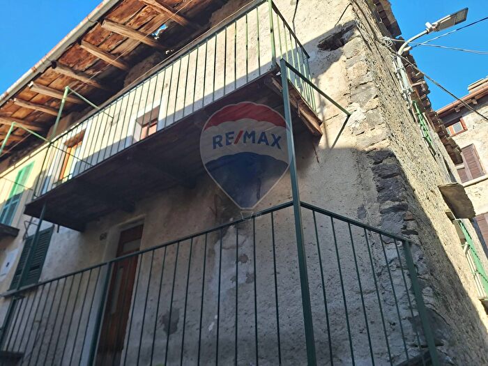 Appartamento quadrilocale in vendita in Ca del Sasso, Civo