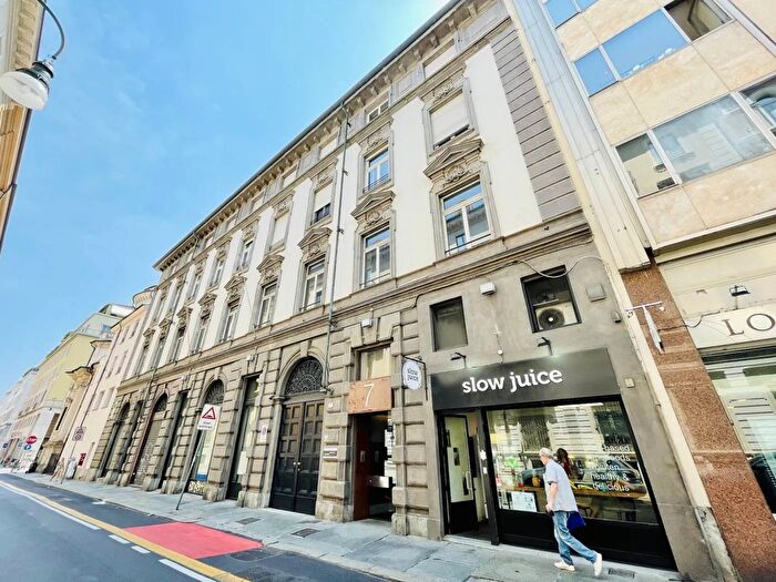 Appartamento trilocale in vendita in Via dellArcivescovado Torino, Torino