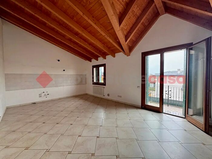 Appartamento trilocale in vendita in Via Santa Caterina Snc, Stanghella
