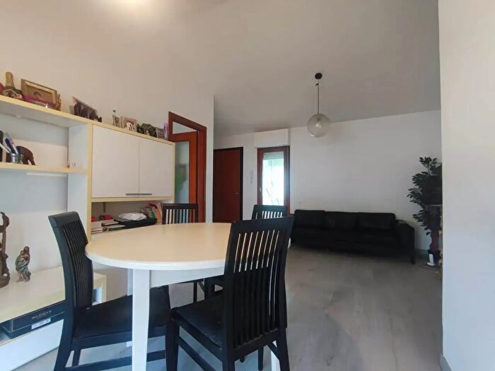 Appartamento con 6 locali in vendita in Viareggio