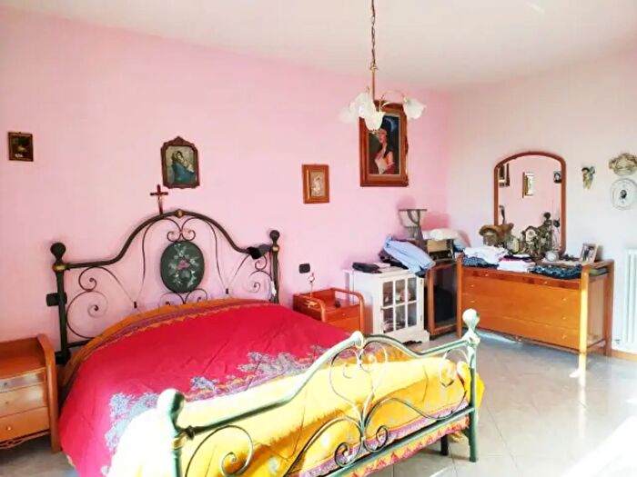 Casa con 5 locali in vendita in Via Giuseppe Garibaldi, Moglia