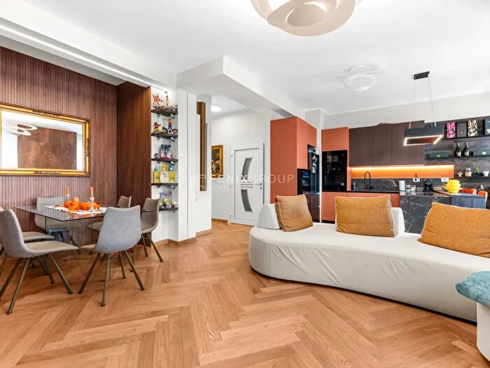 Appartamento trilocale in vendita in Via Giovanni Pierluigi da Palestrina, Milano