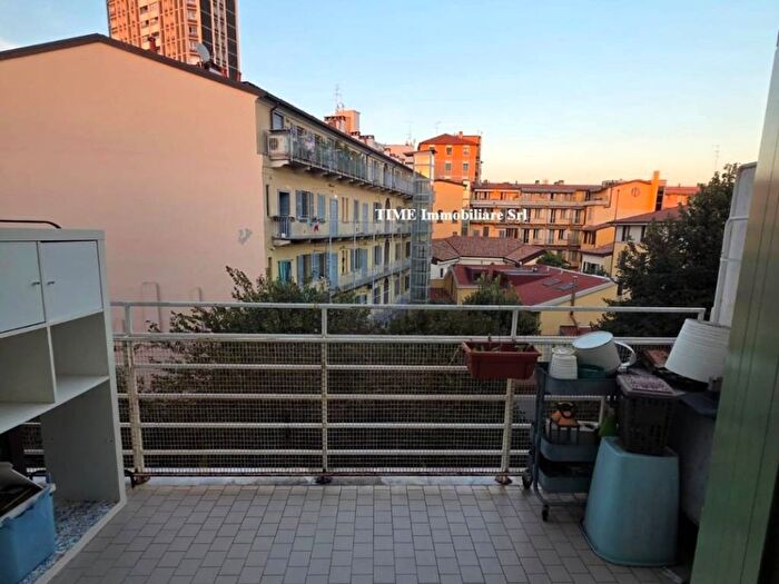 Appartamento bilocale in affitto in Via Altaguardia, Porta Romana Medaglie d'Oro, Milano