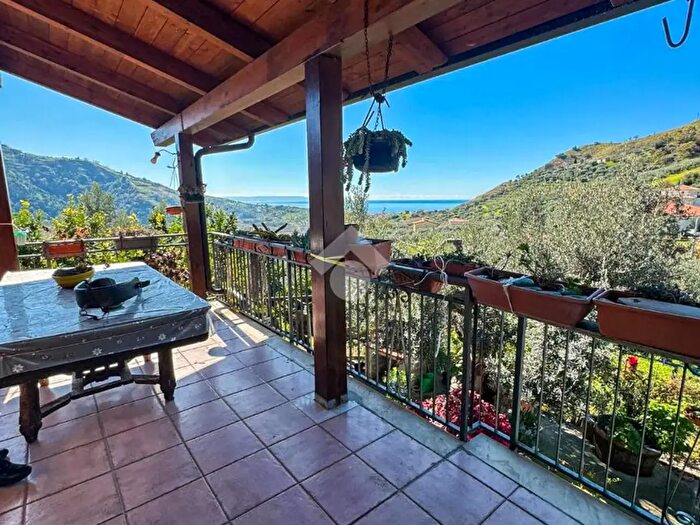 Casa con 5 locali in vendita in Contrada Gallo, San Pietro In Amantea