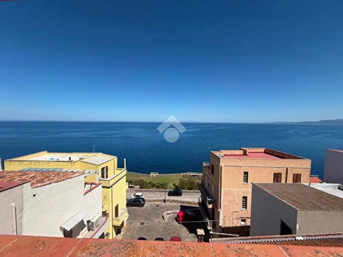 Casa quadrilocale in vendita in Via Mentana, Castelsardo