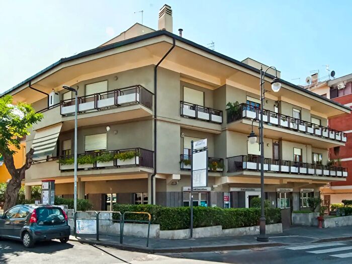 Appartamento con 6 locali in vendita in Corso Vittorio Colonna, Marino