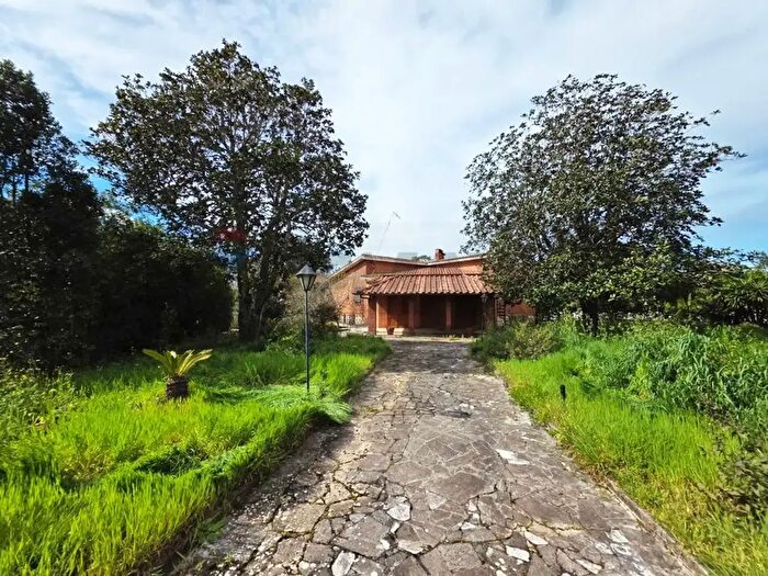 Casa con 7 locali in vendita in Sabaudia