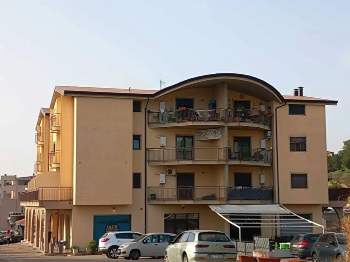 Appartamento trilocale in affitto in Contrada Petraro Snc, Rose