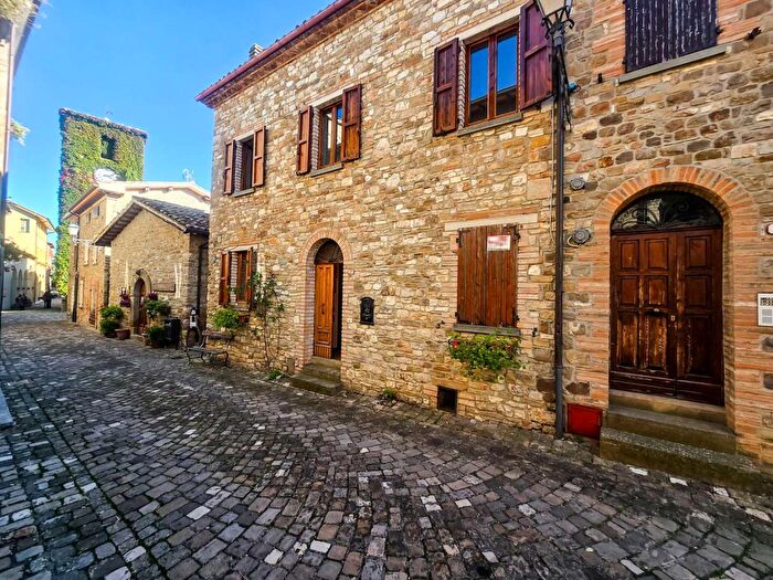 Casa con 7 locali in vendita in Corso Giovanni XXIII, Frontino