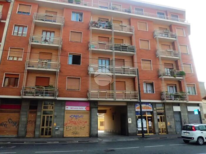 Appartamento trilocale in vendita in Via Passo Buole, Torino