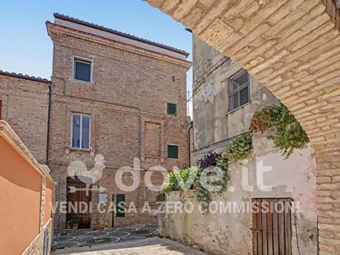 Appartamento quadrilocale in vendita in Via Sacco, Atri