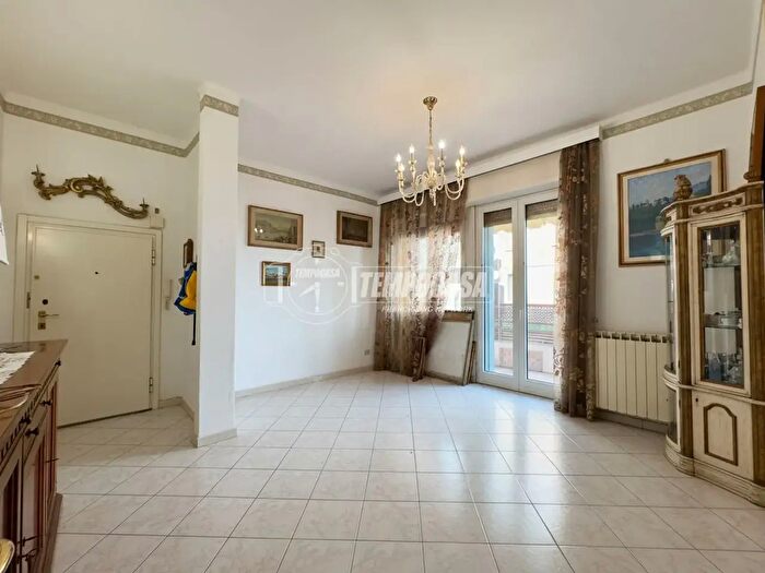 Appartamento trilocale in vendita in Via Giacomo Leopardi, Piombino