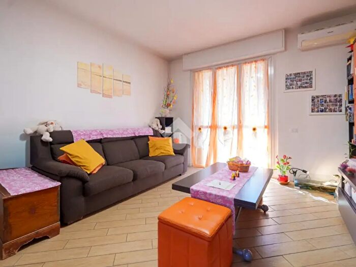 Appartamento trilocale in vendita in Via Monti, Treviglio