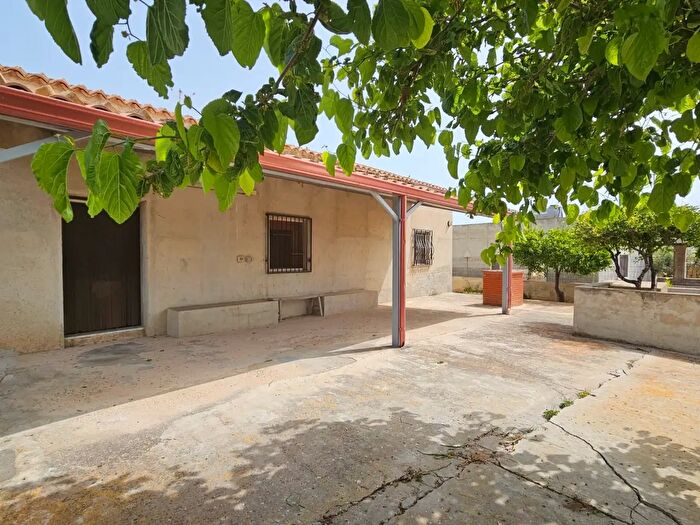 Casa quadrilocale in vendita in Via del Gorgo Salato, Ispica