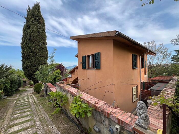 Appartamento trilocale in vendita in Montescudaio