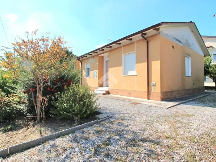 Casa quadrilocale in vendita in Via Pietro Pironi, Cesena