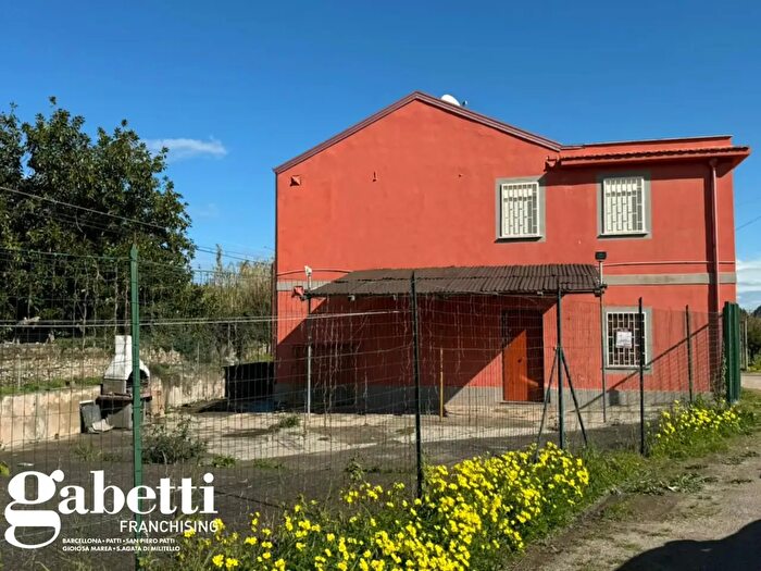Casa con 7 locali in vendita in Contrada Loco Grande, Patti