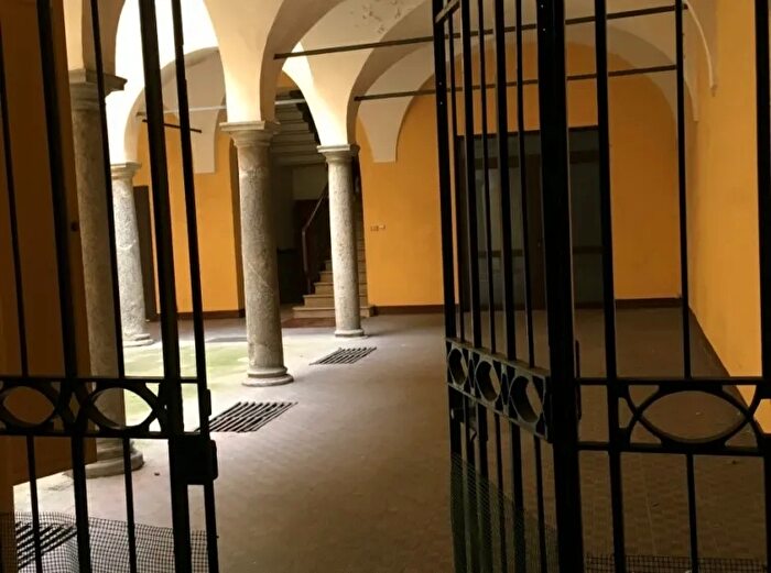 Casa con 5 locali in vendita in Via Cavour Piacenza, Piacenza