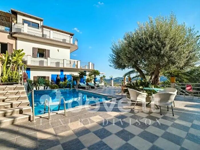 Casa con 6 locali in vendita in Contrada Cupparo Snc, Graniti