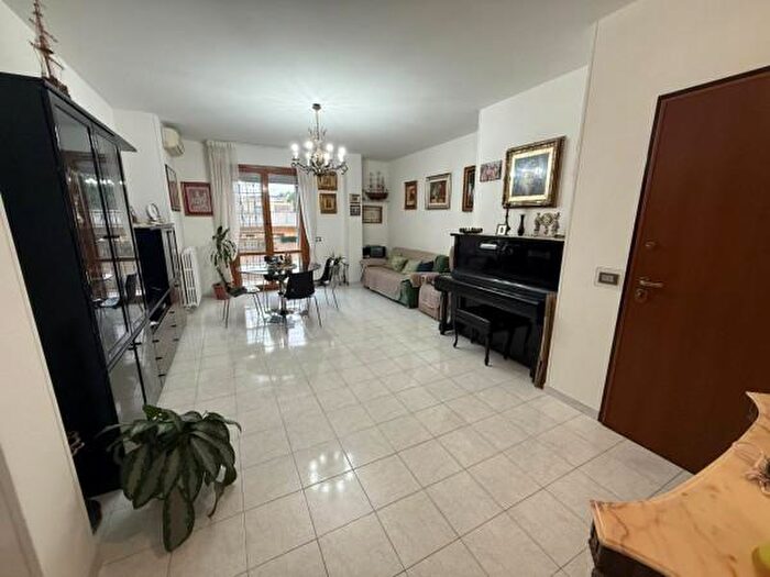 Appartamento con 5 locali in vendita in Via Vettore Pisani, Civitanova Marche