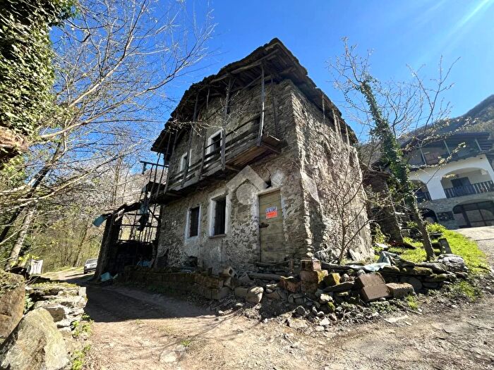 Casa con 5 locali in vendita in Via Biasett, Colico